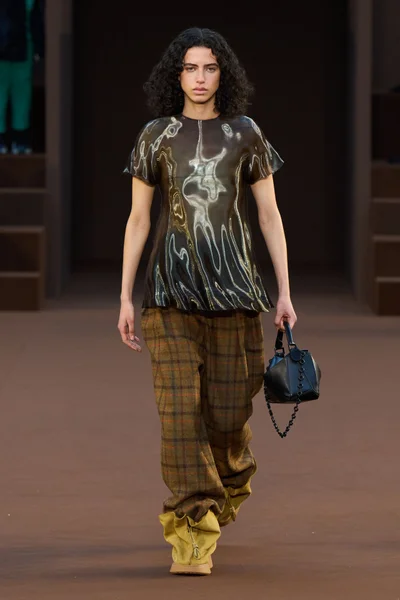 Look 7